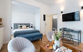 Intercontinental Luxury Studio
